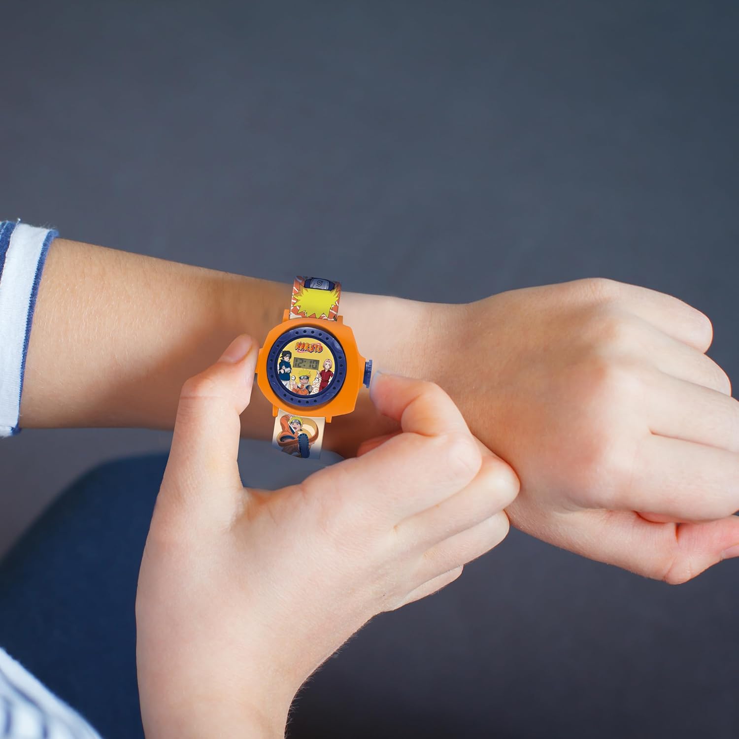 Montre digitale Naruto avec projecteur d'images et bracelet ajustable – Image 6