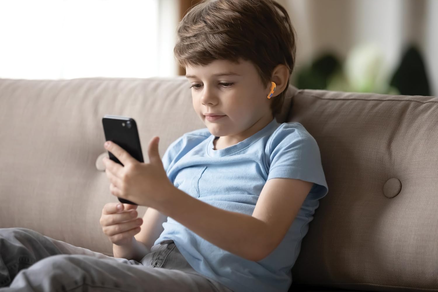 Écouteurs stéréo sans fil Naruto avec commandes tactiles et boîtier de recharge – Image 4